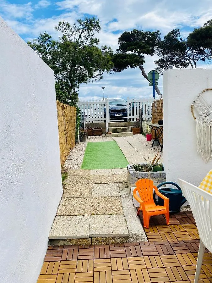 Holiday home Maisonnette Climatisee A 35M De La Plage De La Capte Hyeres Villa
